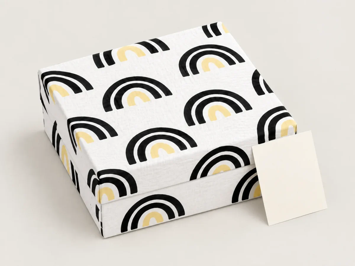 Arch Garden Hello Box, box closed with its printed lid