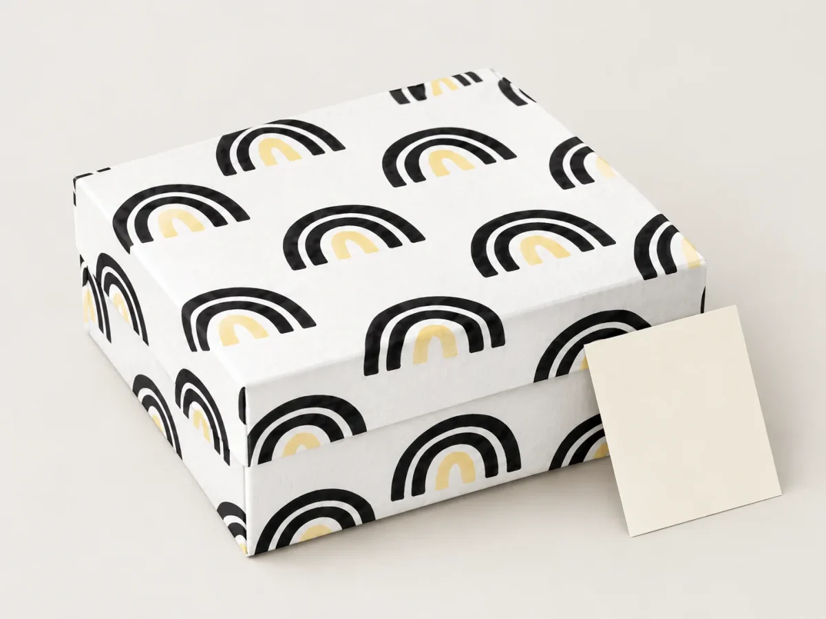 Arch Garden Welcome Box, box closed with its printed lid