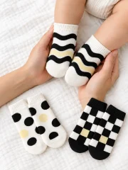 Gallery Mix Sock Trio in use